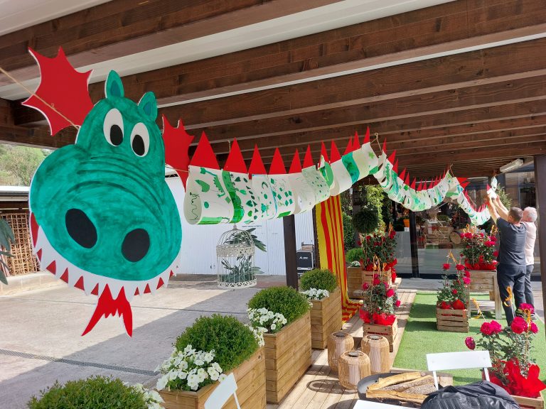 El drac de Sant Jordi construït al Taller.